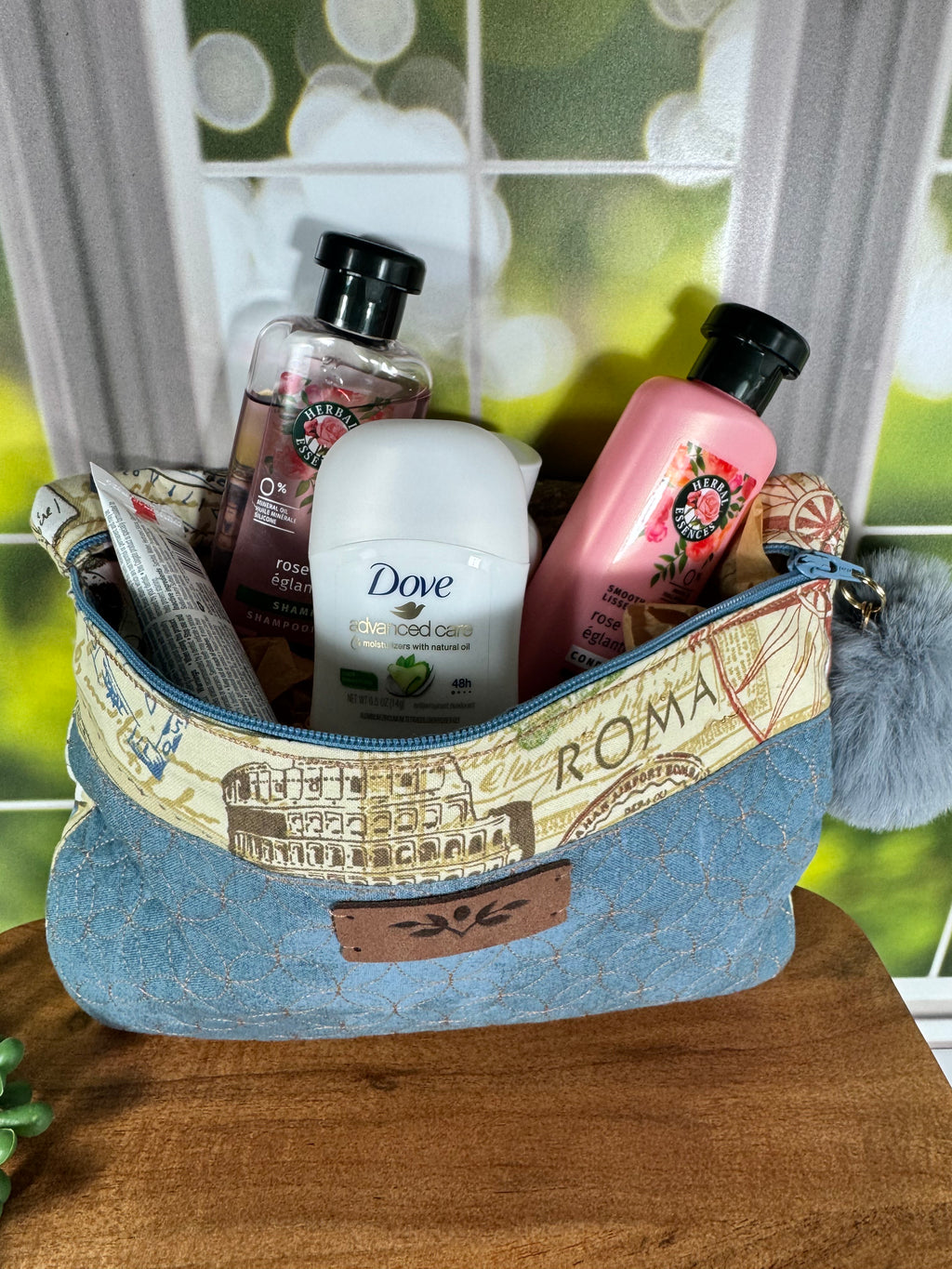 Quilted Zipper Bag - Rome Theme