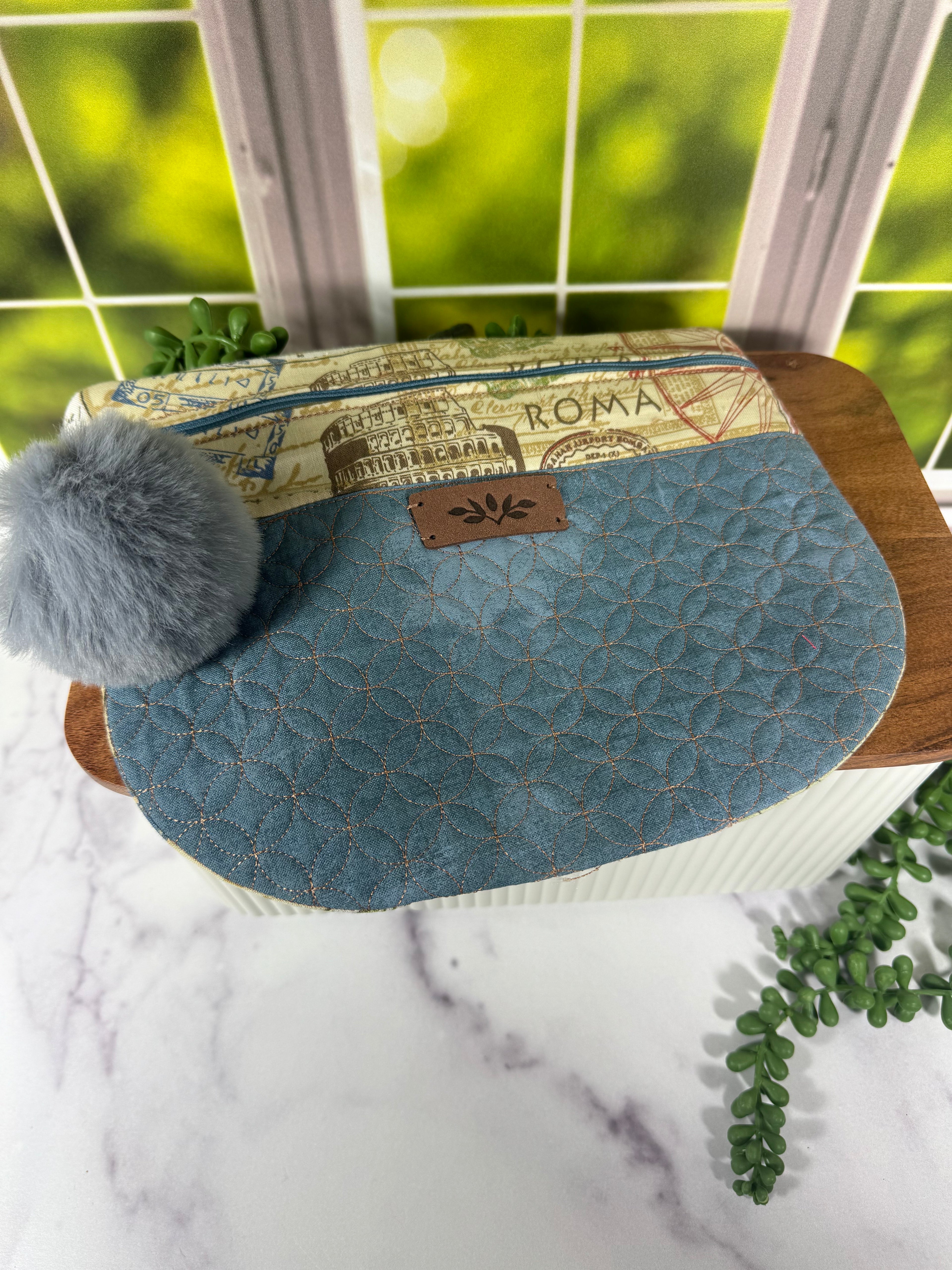 Quilted Zipper Bag - Rome Theme