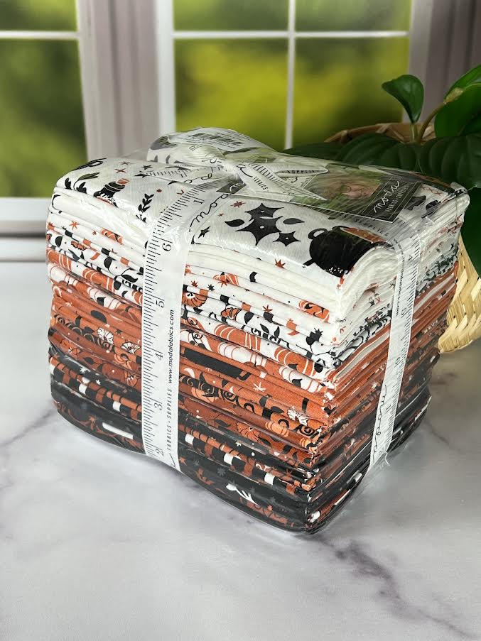 MODA - AB Fat Quarter Bundle (Spellbound) 43140AB