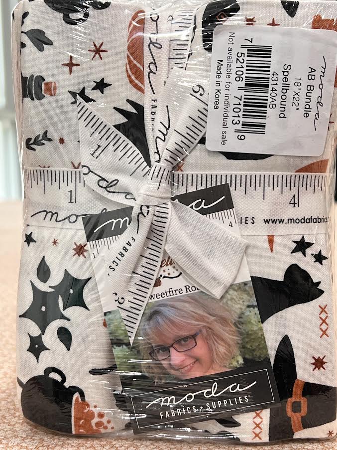 MODA - AB Fat Quarter Bundle (Spellbound) 43140AB