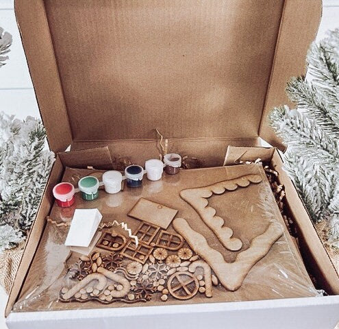 Ginger Bread Paint Kit (Includes 2 houses)